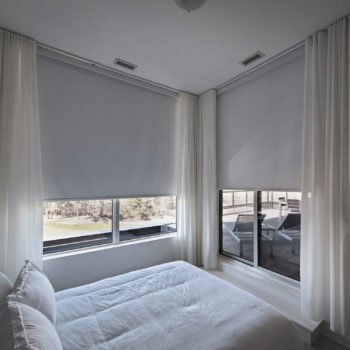 custom made blackout blinds with linen curtain for bedroom by dubai blinds shop in dubai