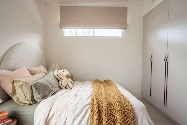 ROMAN BLINDS FOR GIRLS ROOM BY DUBAI BLINDS